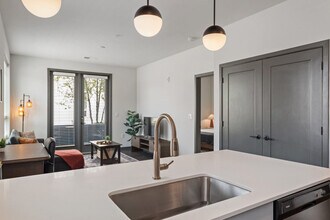 6160 N Rural St in Indianapolis, IN - Foto de edificio - Building Photo