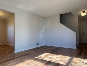 6378 Cherroy Dr in Reynoldsburg, OH - Building Photo - Building Photo