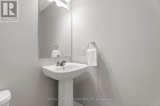 86 Baldcypress Way in Ottawa, ON - Building Photo - Building Photo