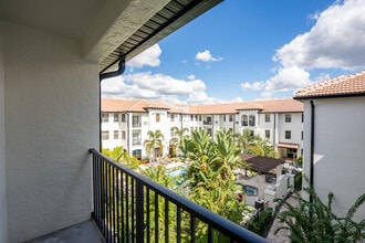 5550 E Michigan St in Orlando, FL - Building Photo - Building Photo