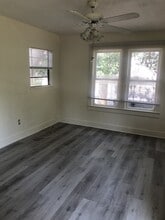 14343 Walsingham Rd in Largo, FL - Foto de edificio - Building Photo