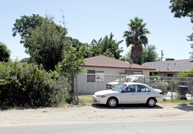 412 Kerr Ave in Modesto, CA - Building Photo - Building Photo