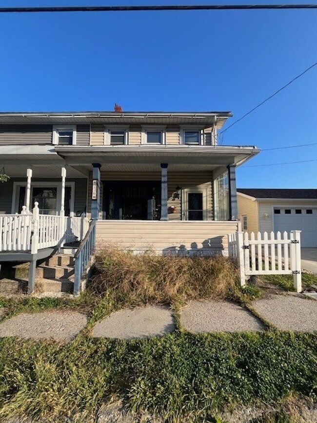 property at 236 W Railroad St