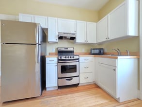 128 Hammond St, Unit 1 in Bangor, ME - Building Photo - Building Photo