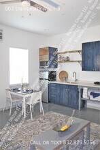 802 University Ave in Huntsville, TX - Building Photo - Building Photo