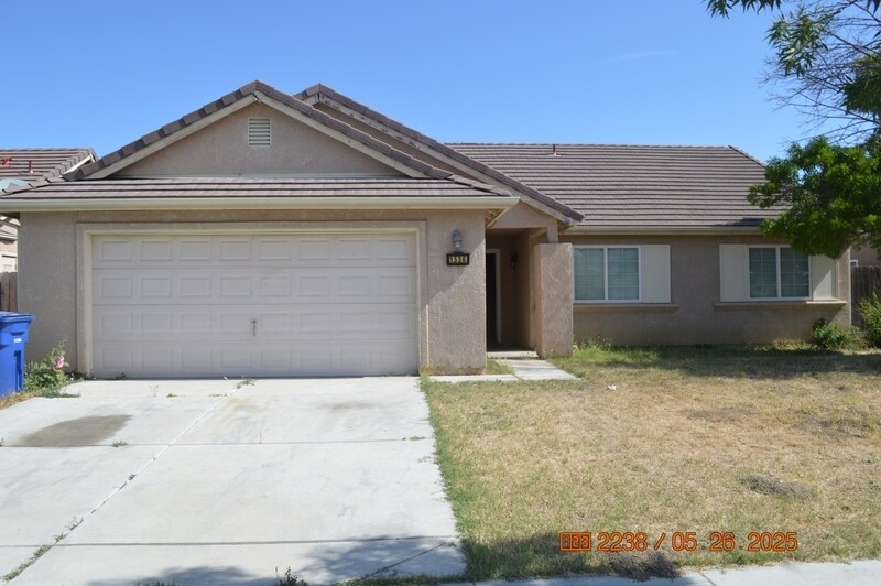 1536 Cardinal St in Los Banos, CA - Building Photo