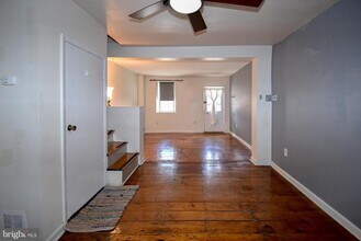 132 Conarroe St in Philadelphia, PA - Building Photo - Building Photo