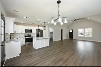 1609 Elizabeth Rd in Nashville, TN - Foto de edificio - Building Photo