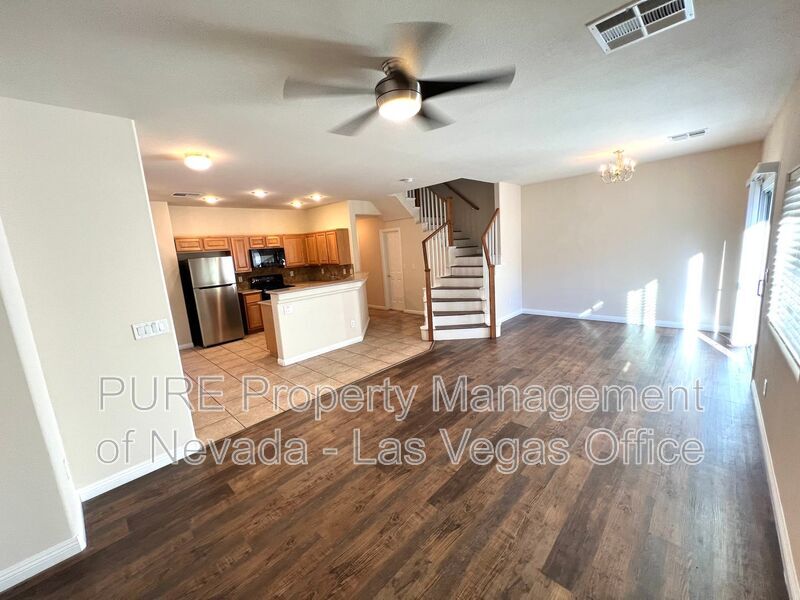 8809 Horizon Wind Ave in Las Vegas, NV - Building Photo