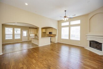 6203 Brookmall Dr in Katy, TX - Building Photo - Building Photo