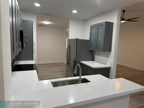 16364 Malibu Dr in Weston, FL - Building Photo - Building Photo