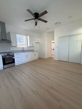 4033 Linwood Pl in Riverside, CA - Building Photo - Building Photo