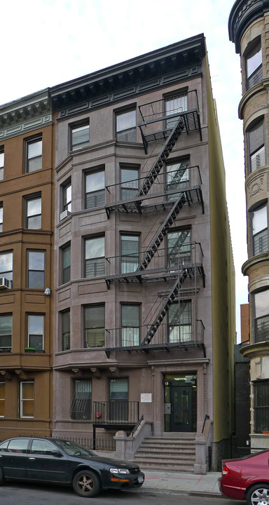 156 W 131st St in New York, NY - Building Photo