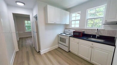 8240 NE 3rd Ave in Miami, FL - Building Photo - Building Photo