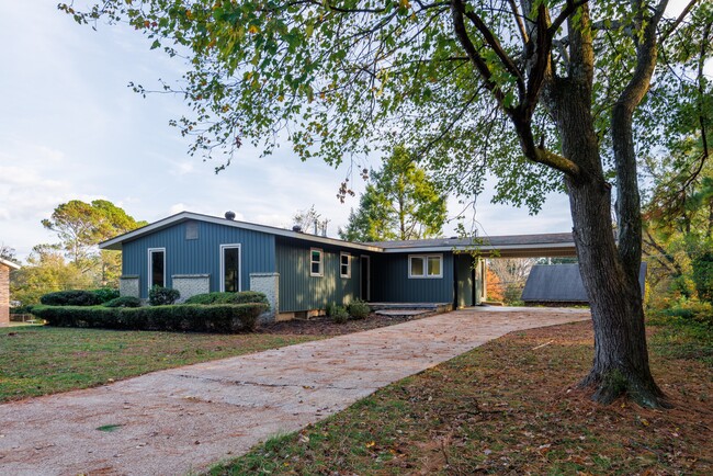 property at 1002 Woodbine Rd
