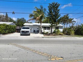 341 SW 15th St in Deerfield Beach, FL - Building Photo