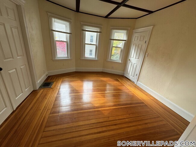 113 Yorktown St in Somerville, MA - Building Photo - Building Photo