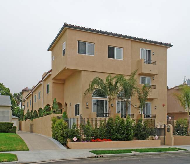 Residential Condominium in Los Angeles, CA - Building Photo - Building Photo