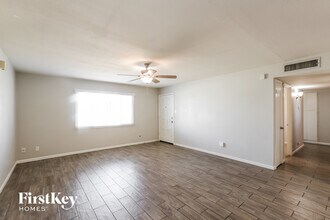 3435 W Country Gables Dr in Phoenix, AZ - Building Photo - Building Photo