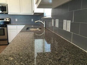 609 W Carpenter St in Decatur, TX - Foto de edificio - Building Photo