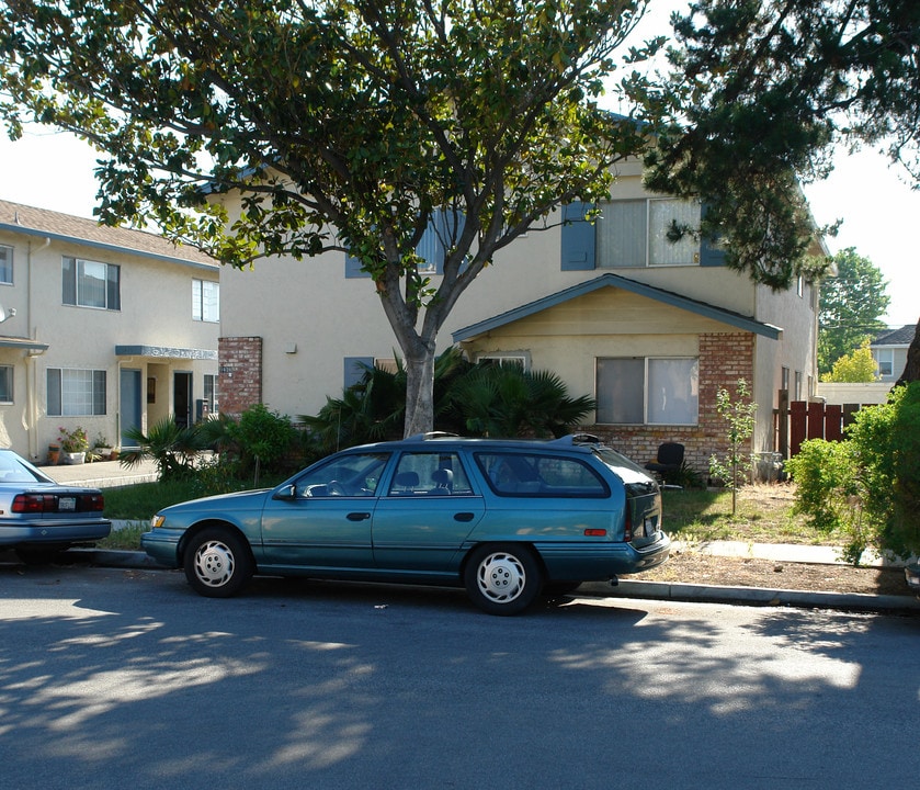 1634 Queen Charlotte Dr in Sunnyvale, CA - Building Photo