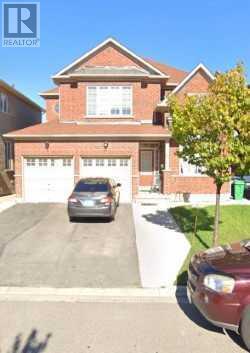 27 Robitaille Dr in Brampton, ON - Building Photo