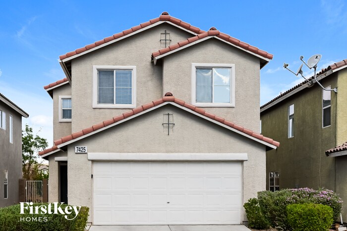 7425 Aardvark Walks St in Las Vegas, NV - Building Photo