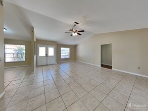 11243 Homeway St in Spring Hill, FL - Building Photo - Building Photo