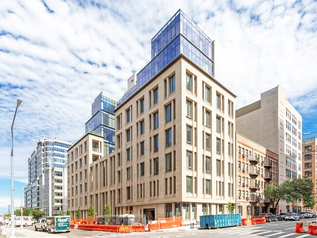 127 Leroy St in New York, NY - Foto de edificio - Building Photo