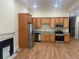 1123 Grove Ave in Richmond, VA - Building Photo