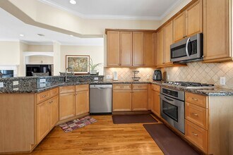 1610 Norfolk St in Houston, TX - Building Photo - Building Photo