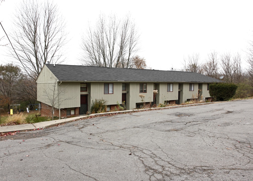 1501-1525 Robby Ln in Ypsilanti, MI - Foto de edificio