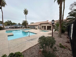 6500 W Lake Mead Blvd in Las Vegas, NV - Building Photo - Building Photo