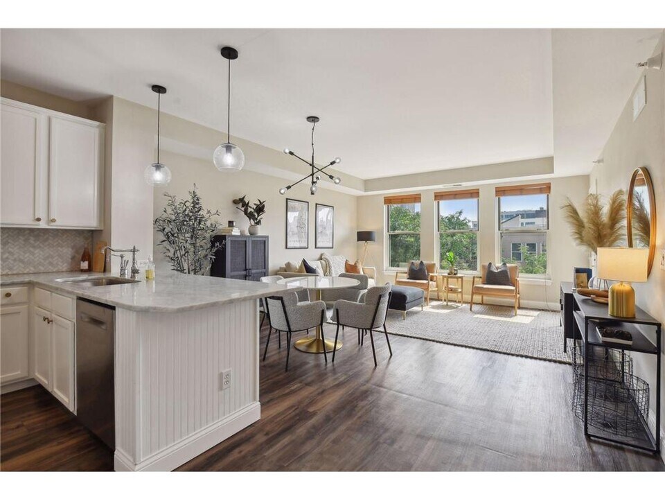 575 N 1st St in Minneapolis, MN - Building Photo