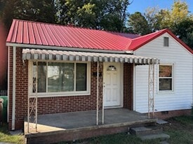 2506 E Lexington Ave in High Point, NC - Building Photo