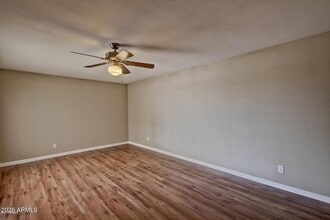 1030 E Manhatton Dr, Unit 503 in Tempe, AZ - Building Photo - Building Photo