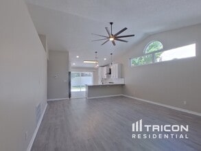 2517 Gotham Way in Valrico, FL - Building Photo - Building Photo