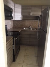 1800 NW 24th Ave, Unit #321 in Miami, FL - Building Photo - Building Photo