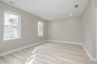 721 N Hamlin Ave in Chicago, IL - Building Photo - Building Photo