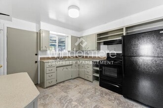 5918 N Lacey St in Spokane, WA - Building Photo - Building Photo