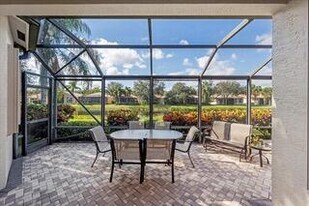 10599 Silverton Ln in Boynton Beach, FL - Building Photo