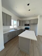 9306 E Ave T 6 in Littlerock, CA - Building Photo - Building Photo