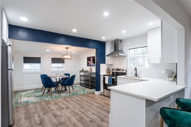 1406 Waldorf Ave in Austin, TX - Foto de edificio - Building Photo