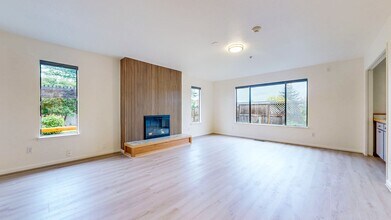 5302 Badger Rd in Santa Rosa, CA - Building Photo - Building Photo