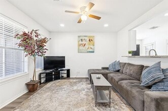 1301 Florence St in McKinney, TX - Building Photo - Building Photo