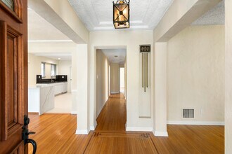 8641 W Olympic Blvd in Los Angeles, CA - Building Photo - Building Photo