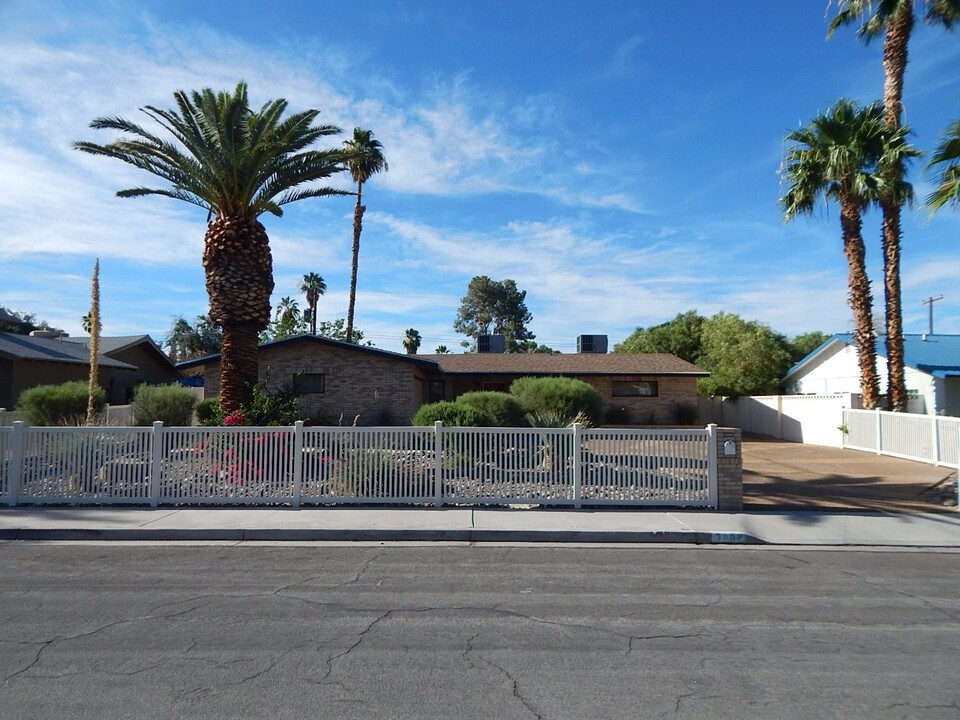 3008 Burton Ave in Las Vegas, NV - Building Photo