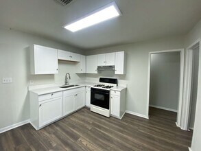 163 Heather Ave in San Antonio, TX - Building Photo - Building Photo