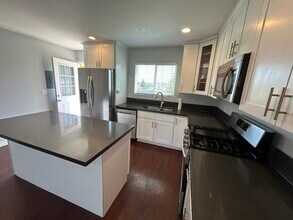 8422 Glider Ave in Los Angeles, CA - Building Photo - Building Photo