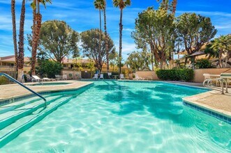 2801 N Los Felices Cir E, Unit D110 in Palm Springs, CA - Foto de edificio - Building Photo